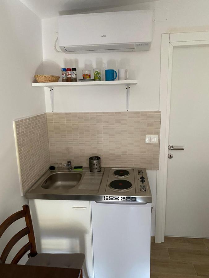 Apartmani Bella Vista Njivice Esterno foto