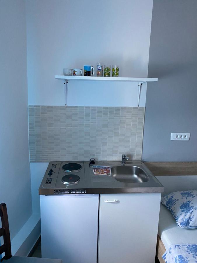 Apartmani Bella Vista Njivice Esterno foto